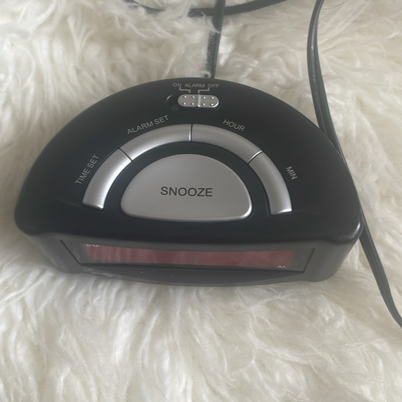 Small Alarm Clock - Picture 3 of 11